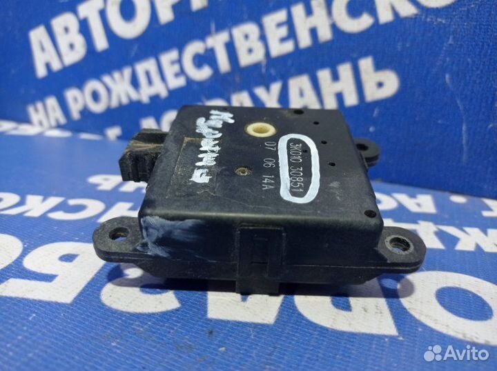 Моторчик заслонок отопителя Nissan Murano Z50