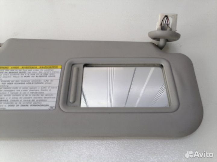 Козырек солнцезащитный правый Toyota Corolla E150