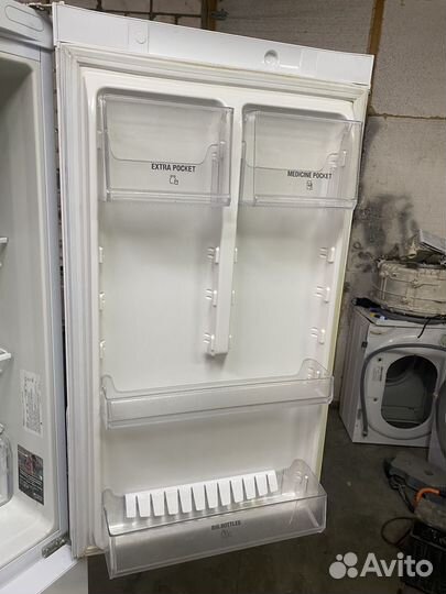 Холодильник Hotpoont Ariston No frost 2.камеры