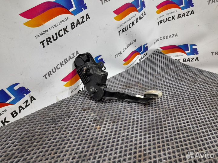 7482492420 Педаль газа