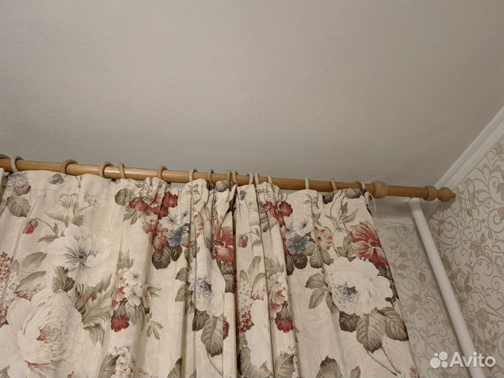 Гардина, дерево