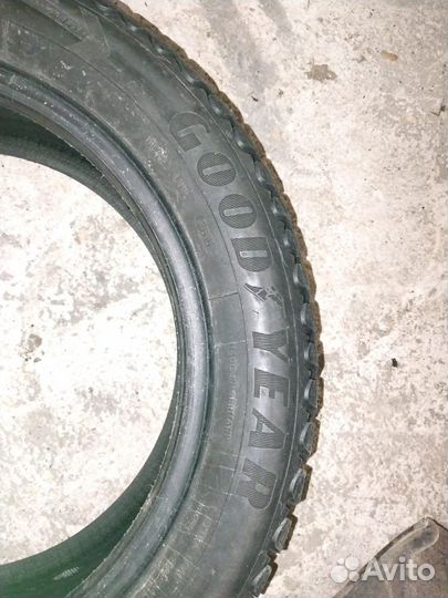 Pirelli Formula Ice 215/55 R17
