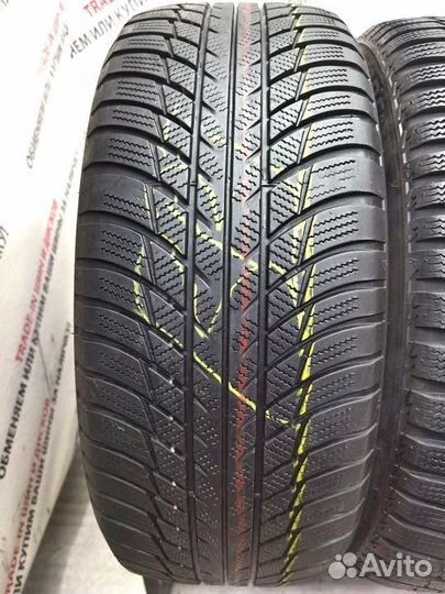 Bridgestone Blizzak LM-001 215/55 R17 94V