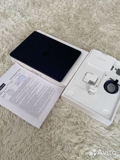 Macbook air 13 m2 8 256