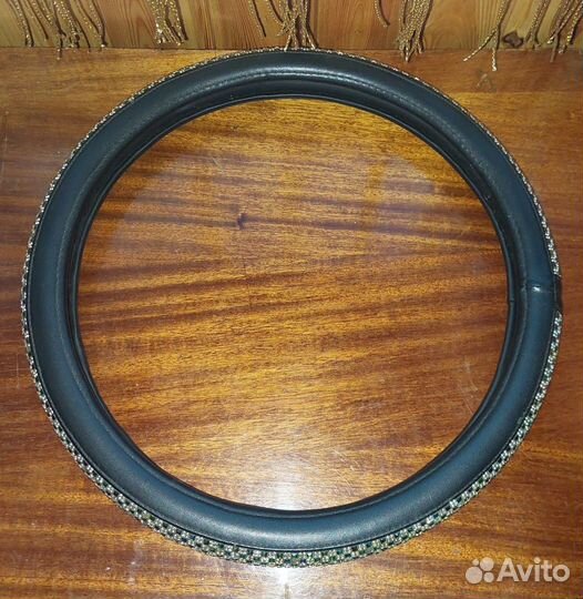 Оплетка на руль со стразами