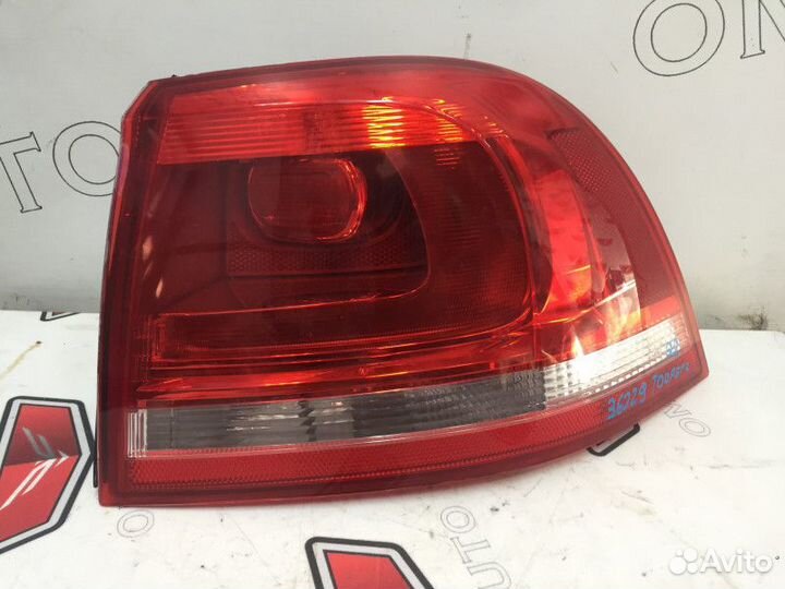 Фонарь задний правый в крыло Фольксваген Тоурег 2