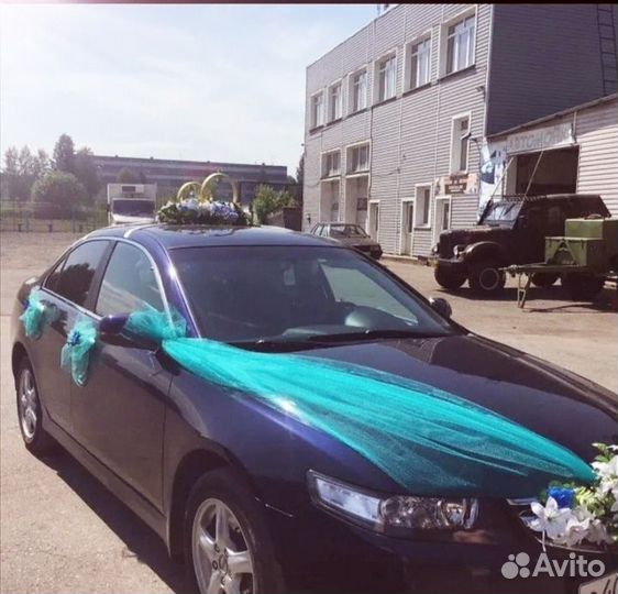 Свадебное украшение на машину