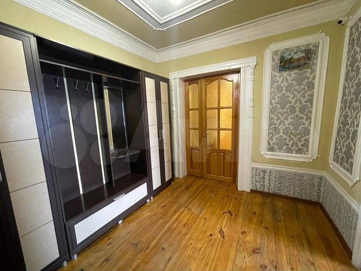 Дом 183,8 м² на участке 6,9 сот.