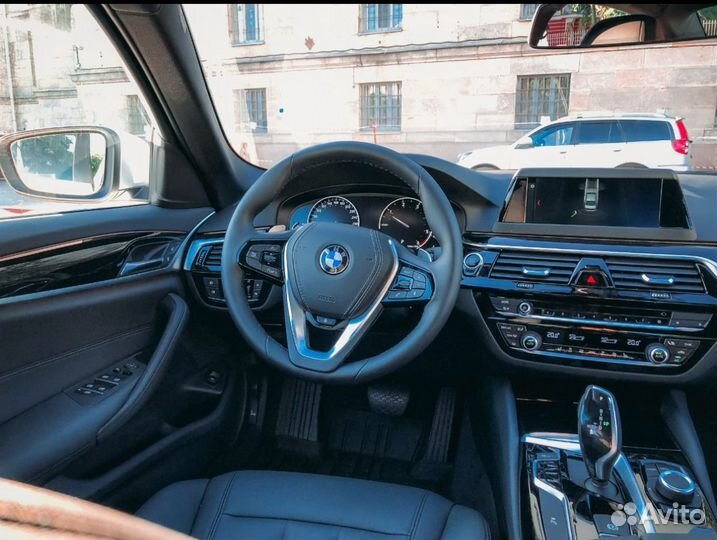 Аренда авто BMW 5 серии в СПБ