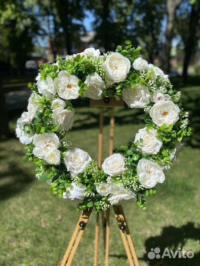 Траурные венки, ленты