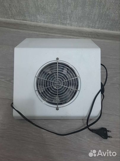 Маникюрный пылесос