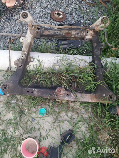 Подрамник volvo 850 и т.д.акпп