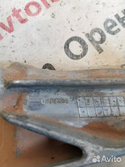 Кронштейн двигателя правый Honda Civic 8