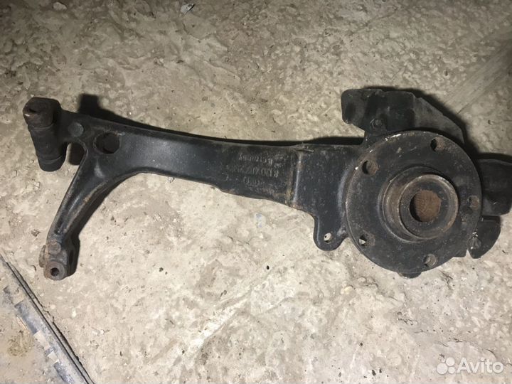 Поворотный кулак Audi C5