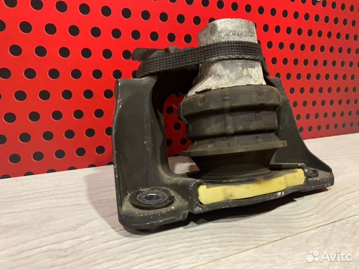 Подушка двигателя Volvo Xc60 2019