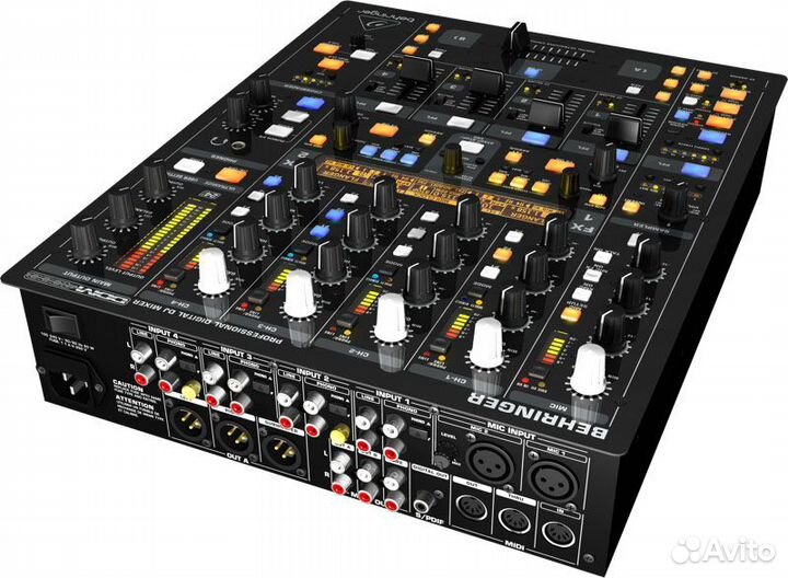 Микшерный пульт Behringer DDM4000