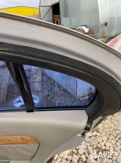 Форточка двери задняя правая Jaguar S-Type X200