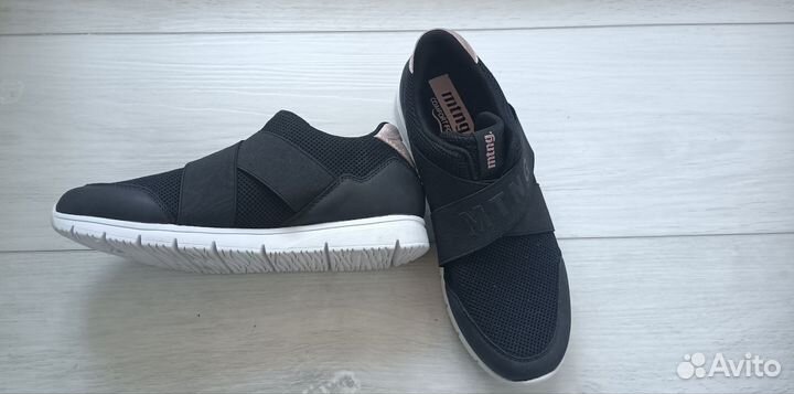 Кроссовки для девочки