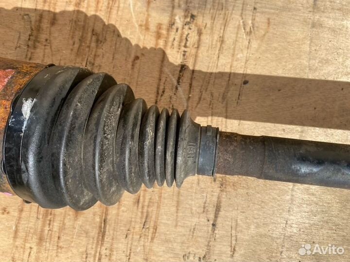 Привод задний левый Jeep Grand Cherokee WK2