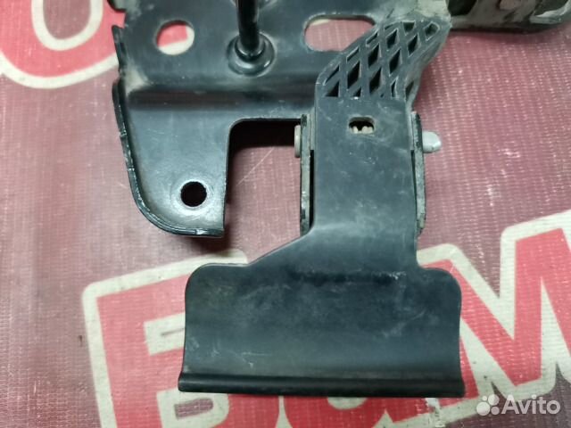 Замок капота передний Audi A6