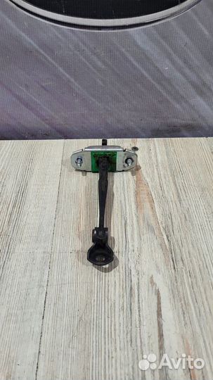 Ограничитель двери Kia sorento XM Лев, Прав