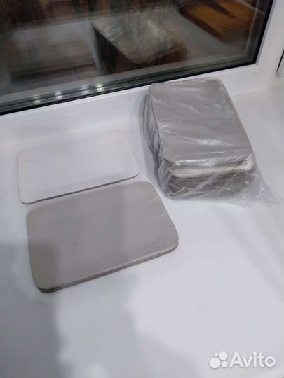 Тарелки одноразовые, стаканы