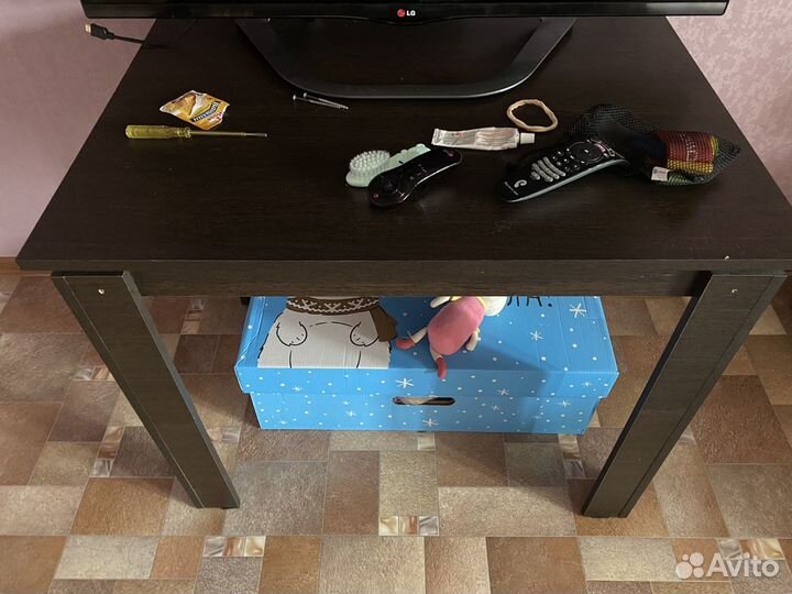 Обеденный стол