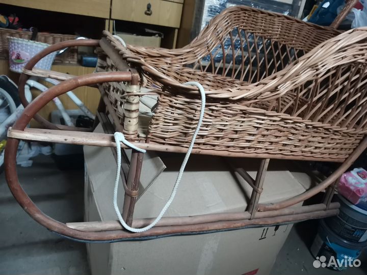 Санки плнтенные из лозы