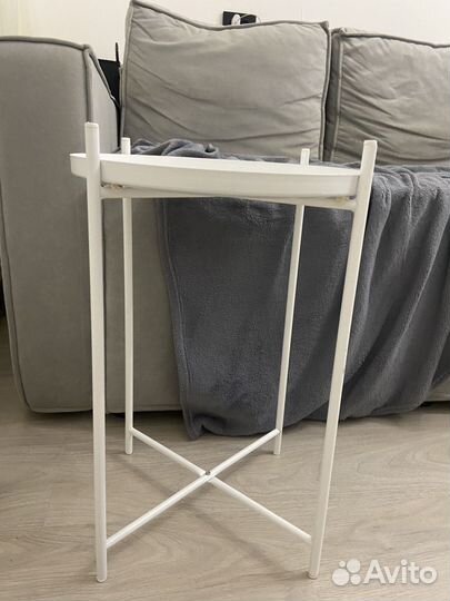 Сервировочный столик круглый