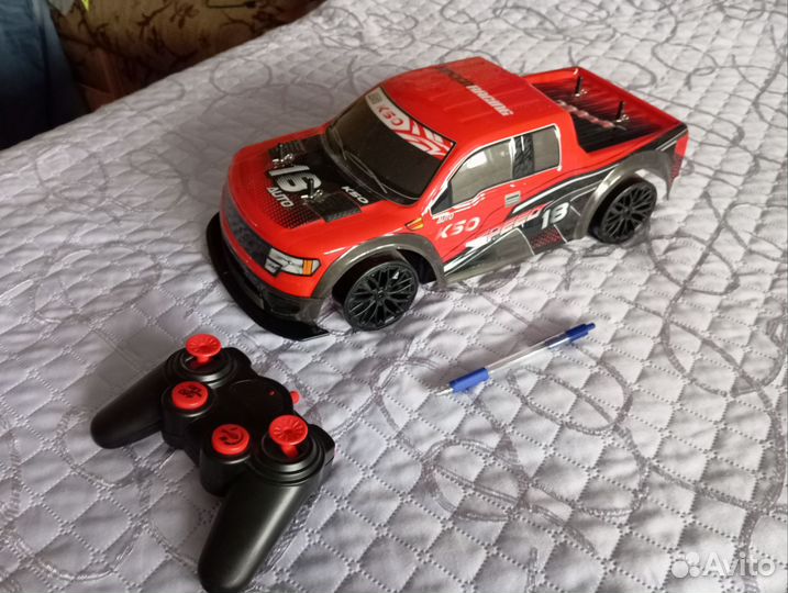 Машинка на радиоуправлении