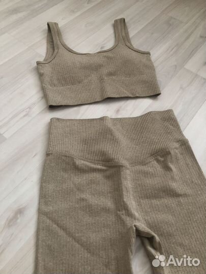 Костюм для фитнеса