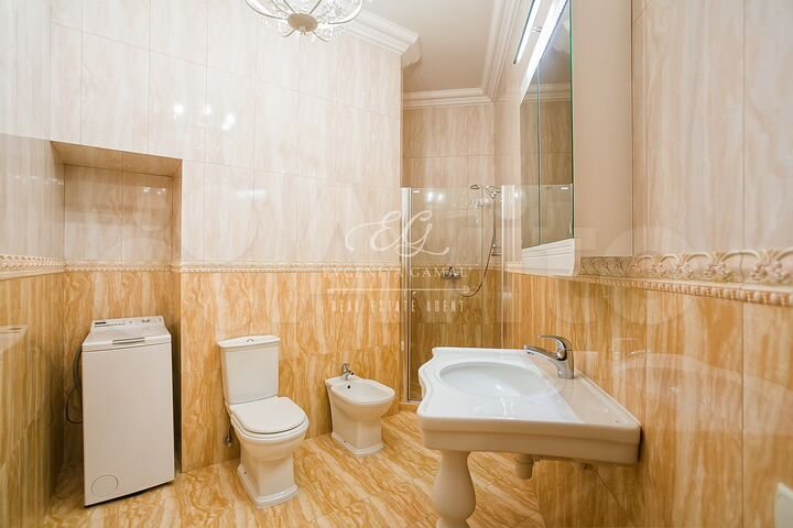 3-к. квартира, 110 м², 5/7 эт.