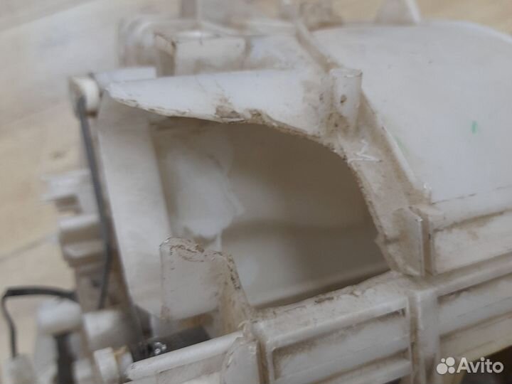 Корпус отопителя Mitsubishi Pajero 3