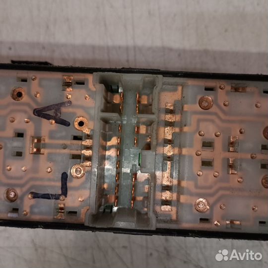 Блок управления стеклоподъемниками Nissan Today