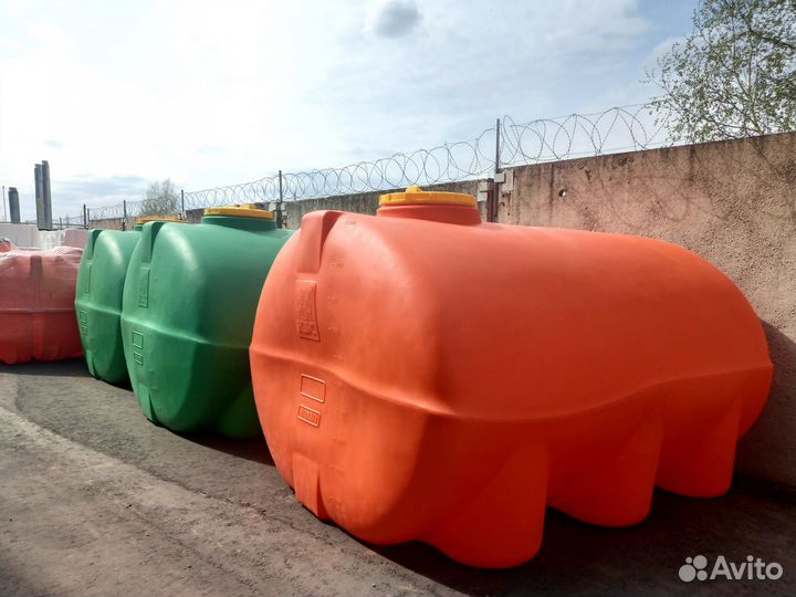 Емкость объемом 10000 литров для жидкостей