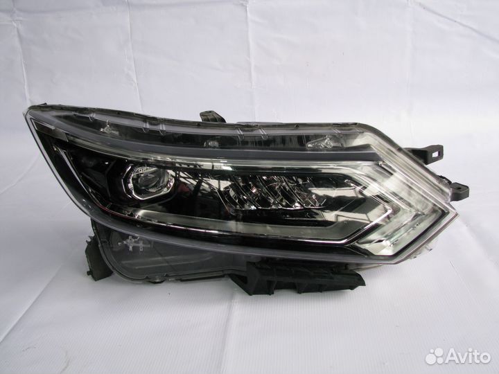 Nissan Qashqai 2 J11 Фара передняя правая LED
