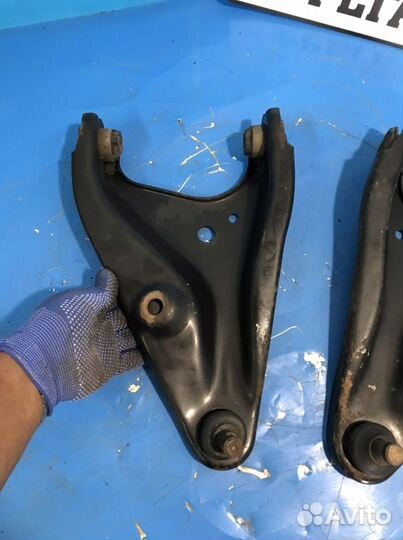 Рычаг передний правый левый renault sandero