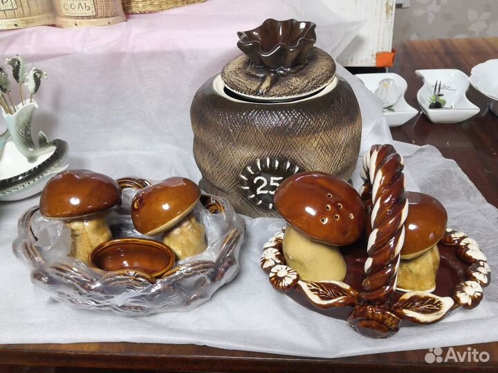 Керамическая посуда, вазочки