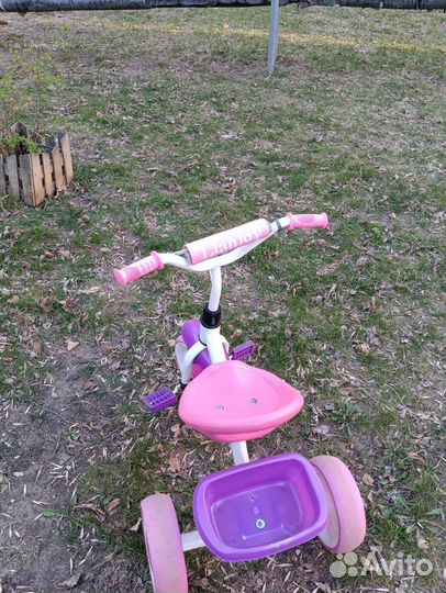 Детский велосипед трёх колесный