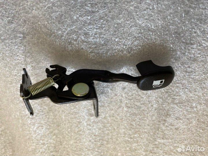 Ручка открывания бензобака Hyundai Solaris 2 G4FG