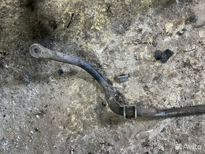 Стабилизатор передний на Mitsubishi lancer 9