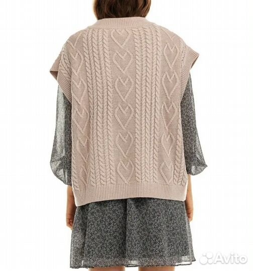 Жилет вязанный