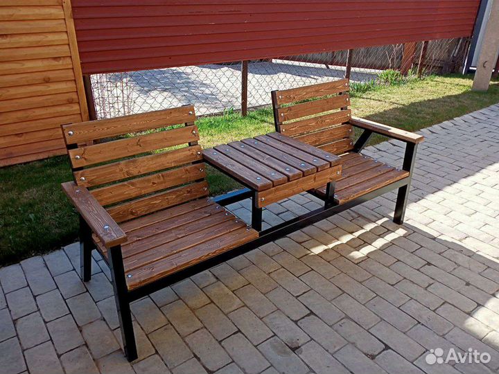 Скамейка со столиком