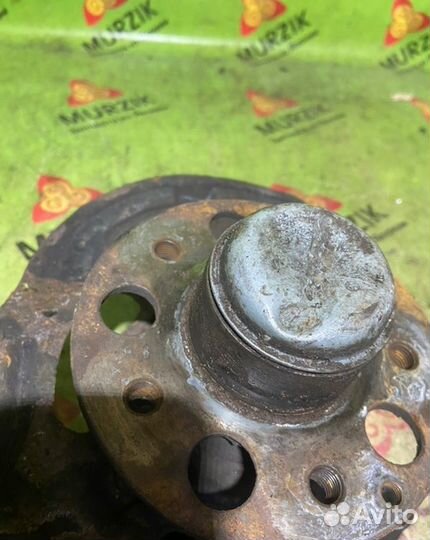 Кулак поворотный передний левый Mercedes C-Class