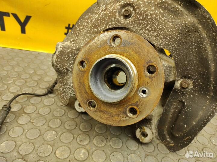 Кулак поворотный передний правый Mini Cooper A F56