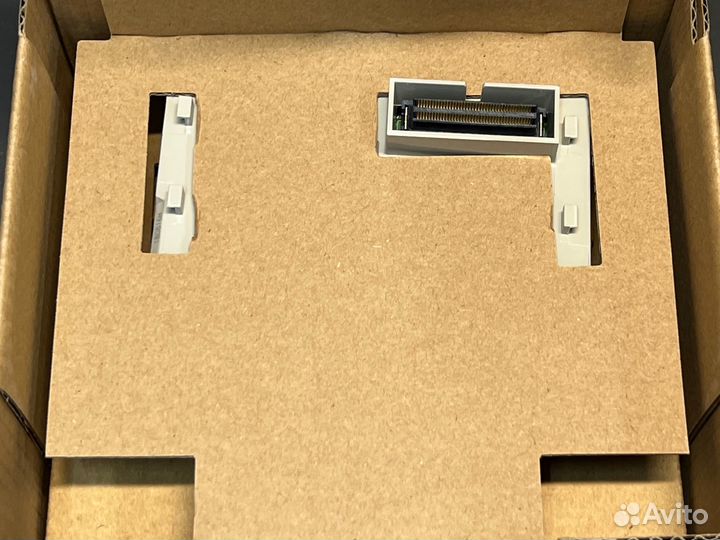 Omron CJ1W-OD231 новый, 1 шт