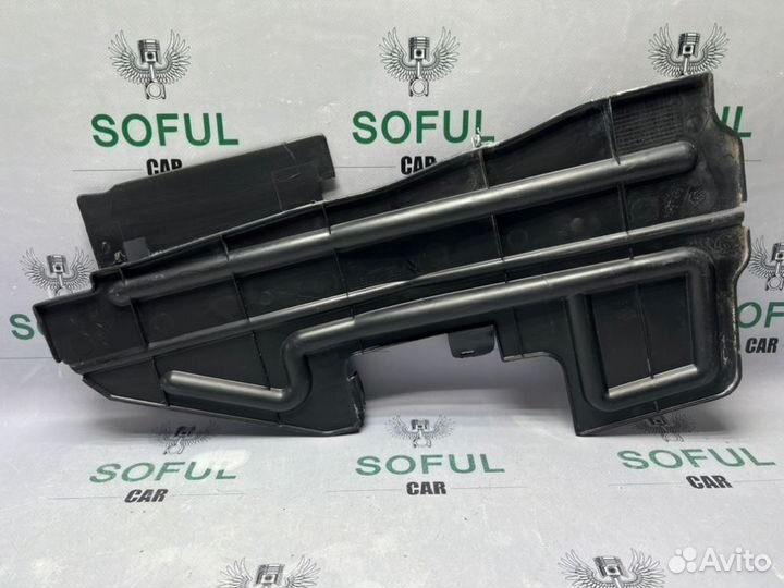 Дефлектор радиатора левый Toyota Avensis 2008