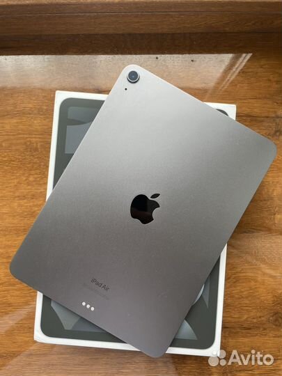 Планшет Apple iPad Air (5th Gen) Wi-Fi 64 гб