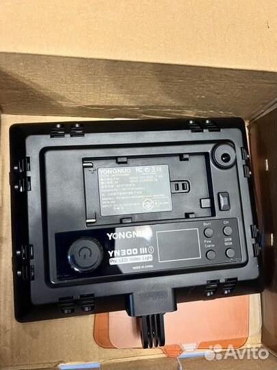 Видеосвет yongnuo 300 iii