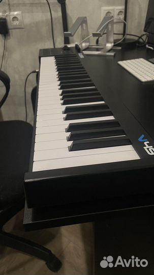 Клавиши Alesis V49